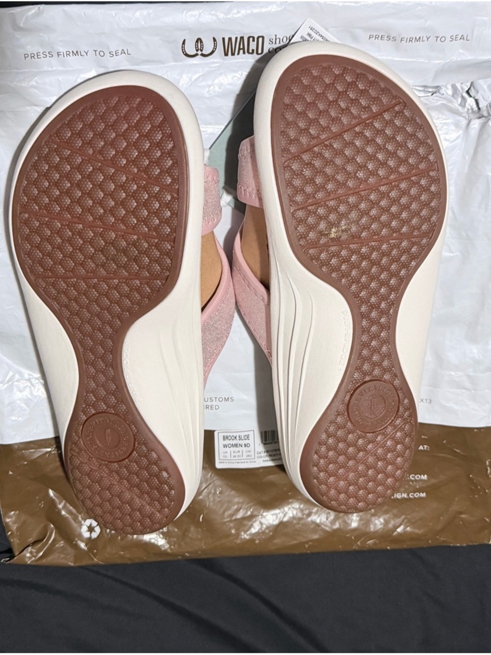 REVITALIGN Women’s Metallic Pink Slide Sandals - Picture 3 of 6